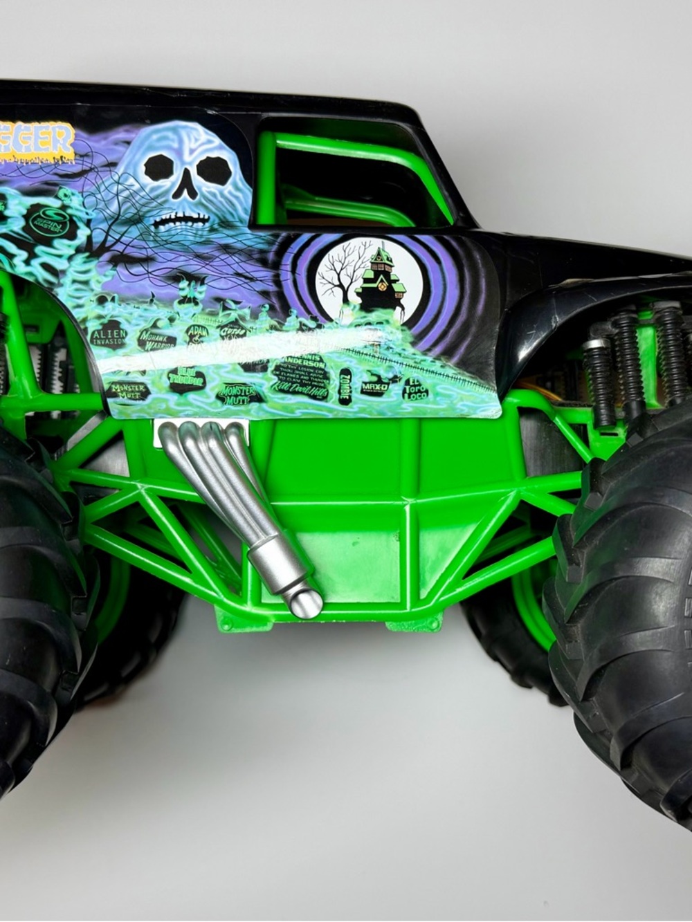 Spin Master Monster Jam Mega Grave Digger RC 1:6‎ Truck – No Remote